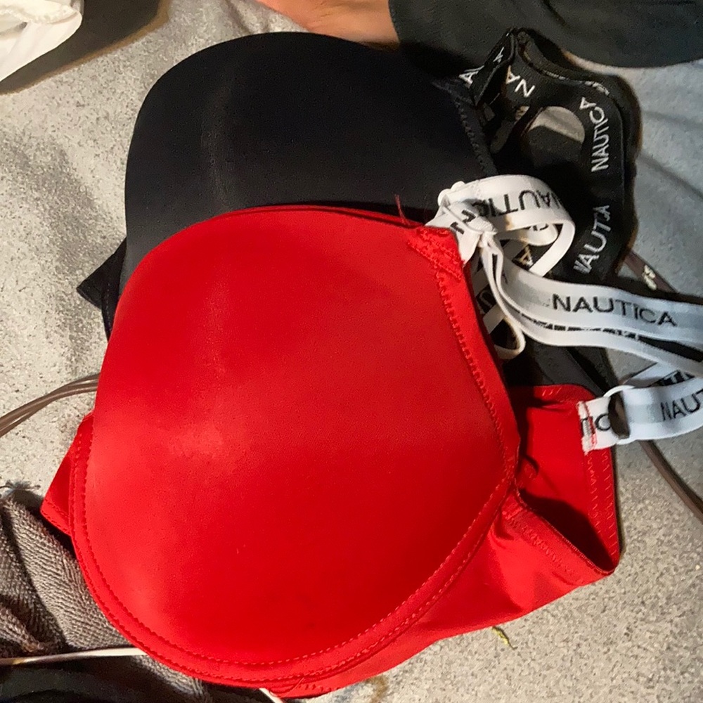 I am selling these brand new bras , they don’t fit me